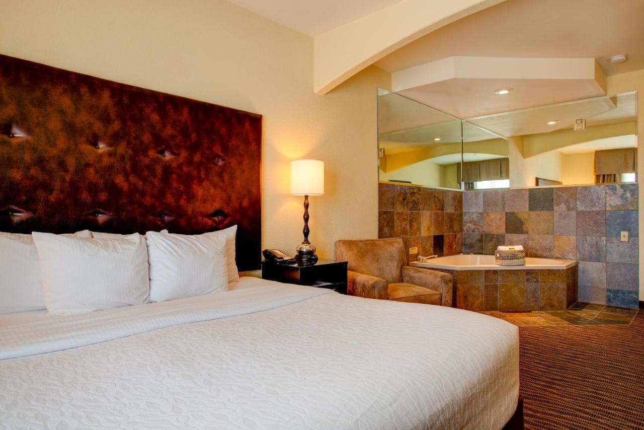 King Suite with Spa Bath - Non-Smoking,1214390878:JPEG